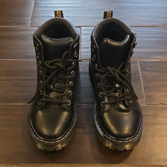 DR. Martens Faora Boots NWOT Sz USL 9 - Picture 1 of 10